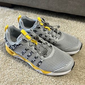 RAX - Men’s Sneaker Grey Mesh, Size 10. Gently Used